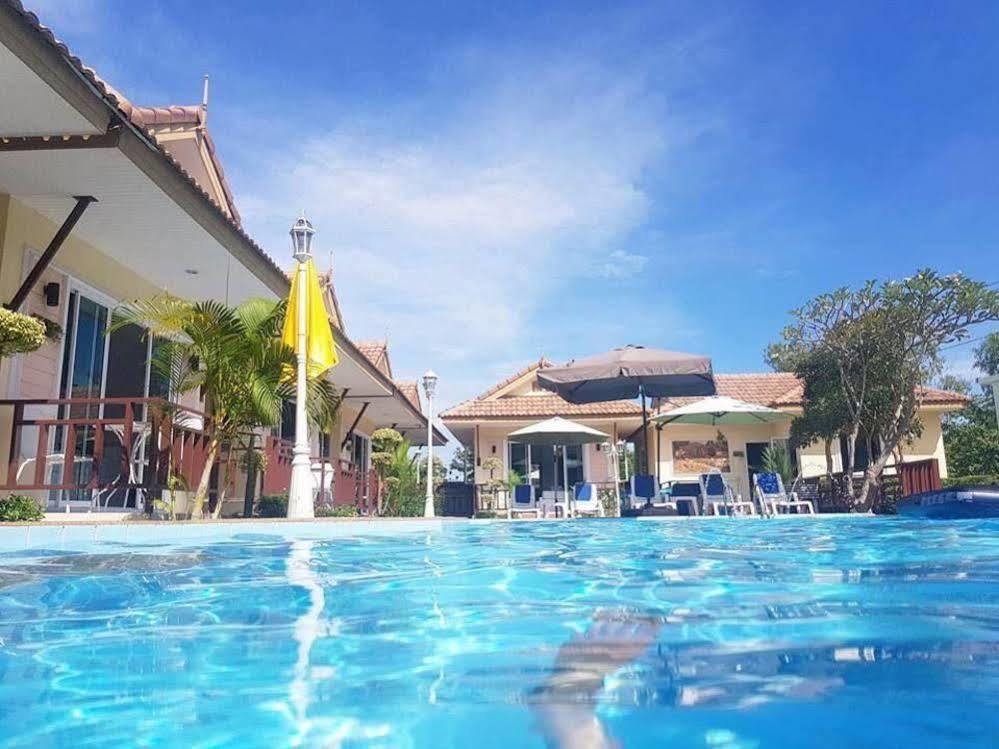 Charm Resort Cha-Am Luaran gambar