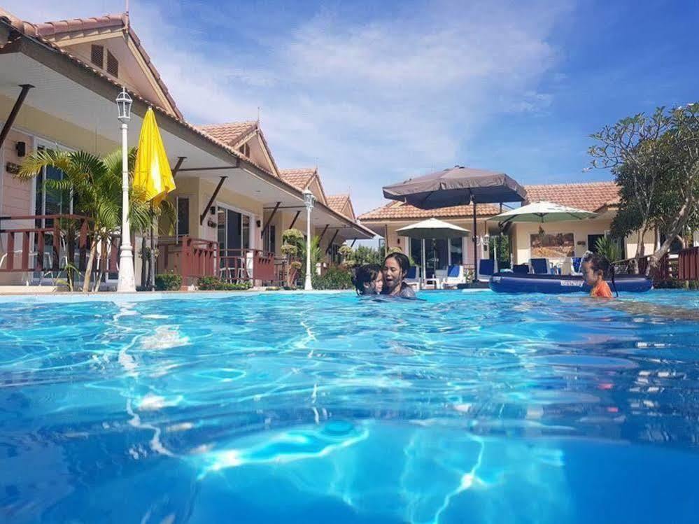 Charm Resort Cha-Am Luaran gambar